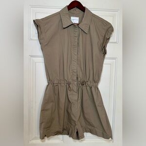 Celebrity Pink‎ Womens L Tan/ Brown Poplin Shorts Romper Outfit Button Up.
